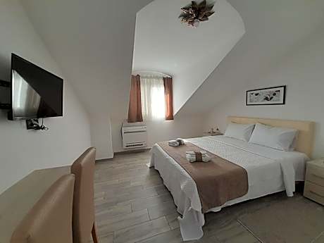 Double or Twin Room with Private Bathroom