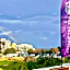 Follow the Sun Boutique Hostel - Pool, Breakfast & Sea Views