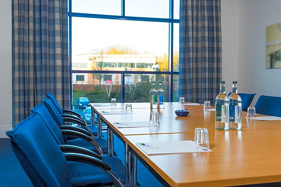 Holiday Inn Express Newport By IHG