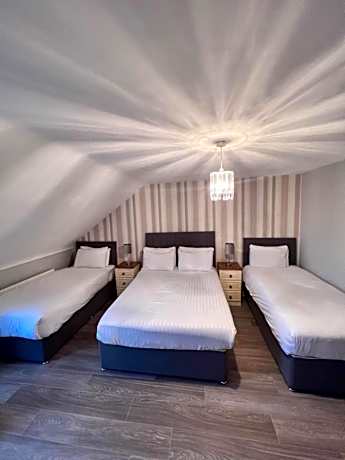 Triple Room with Private Bathroom