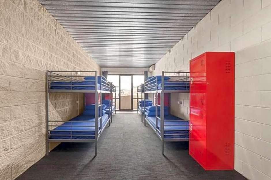 Summer House Backpackers Melbourne