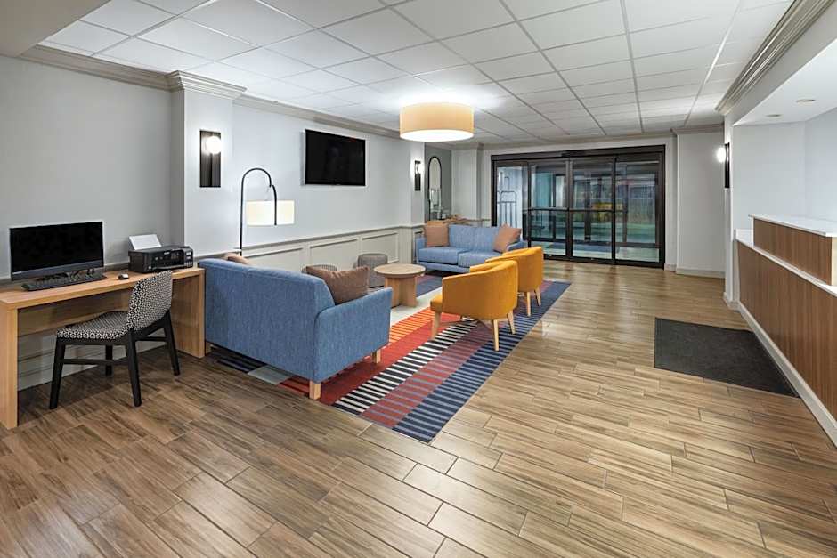 Garner Hotel Norman University Area By IHG