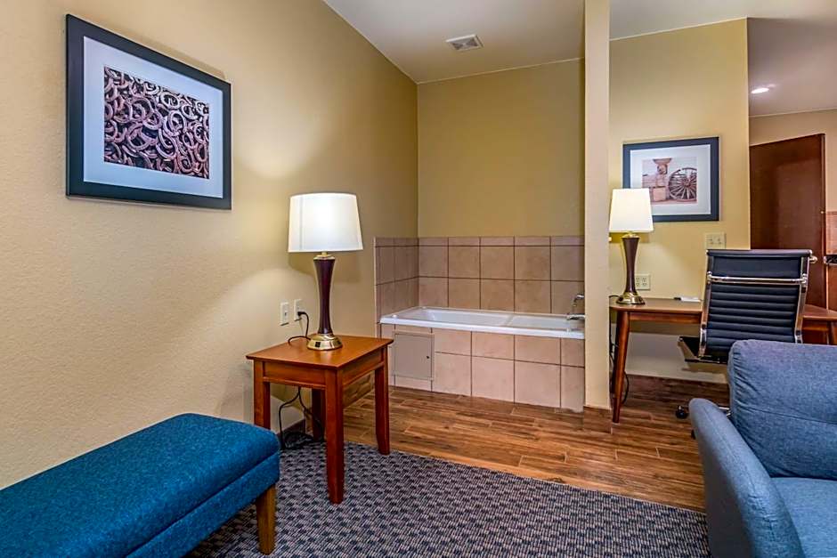 Best Western Plus Shamrock Inn & Suites