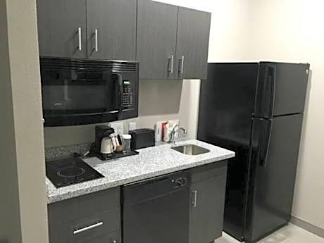 King Suite - Non-Smoking