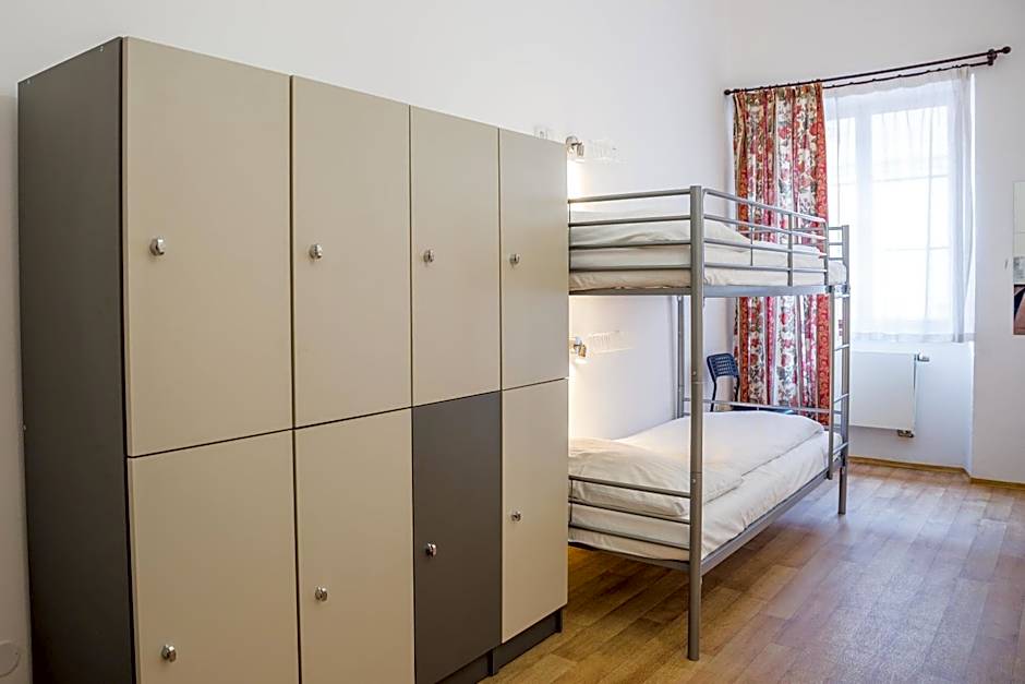 Hostel Little Quarter
