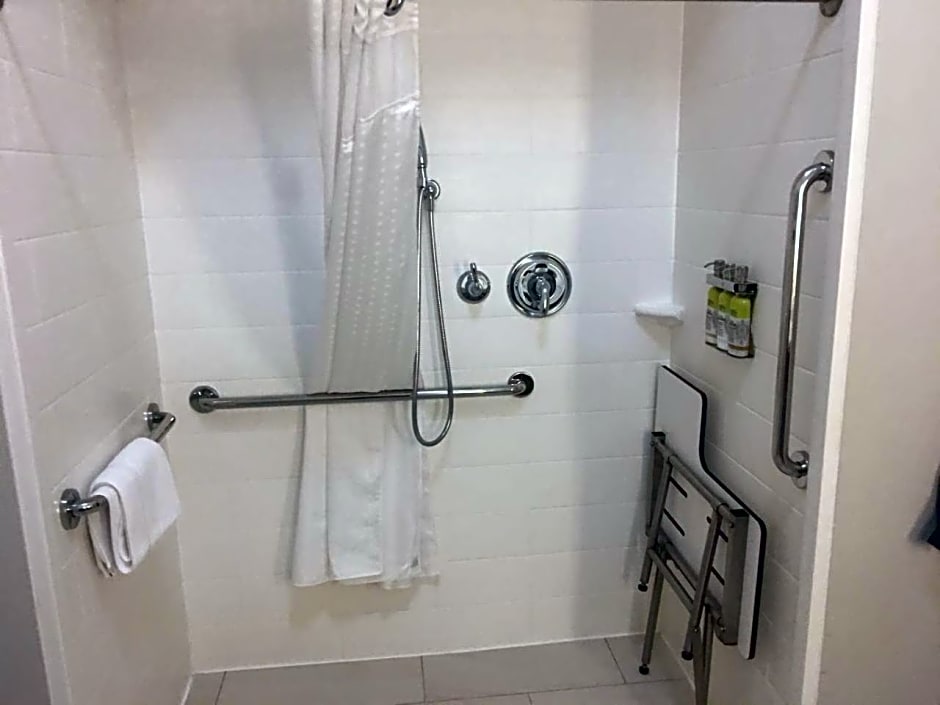 Holiday Inn Express & Suites Brenham South By IHG