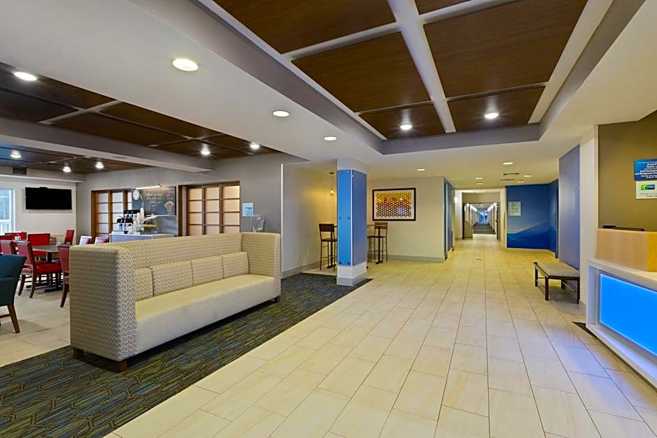 Holiday Inn Express & Suites Tavares By IHG