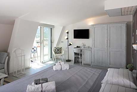 King Room with Balcony