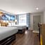 Days Inn by Wyndham St. Petersburg Central
