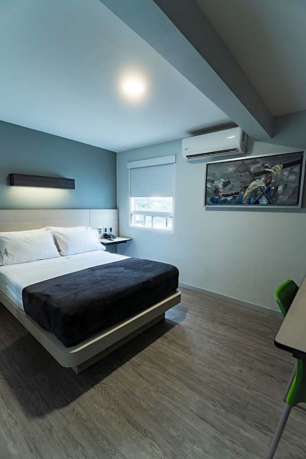 HOTEL LEMON GREEN -Zona Expo Frente al Centro de Convenciones