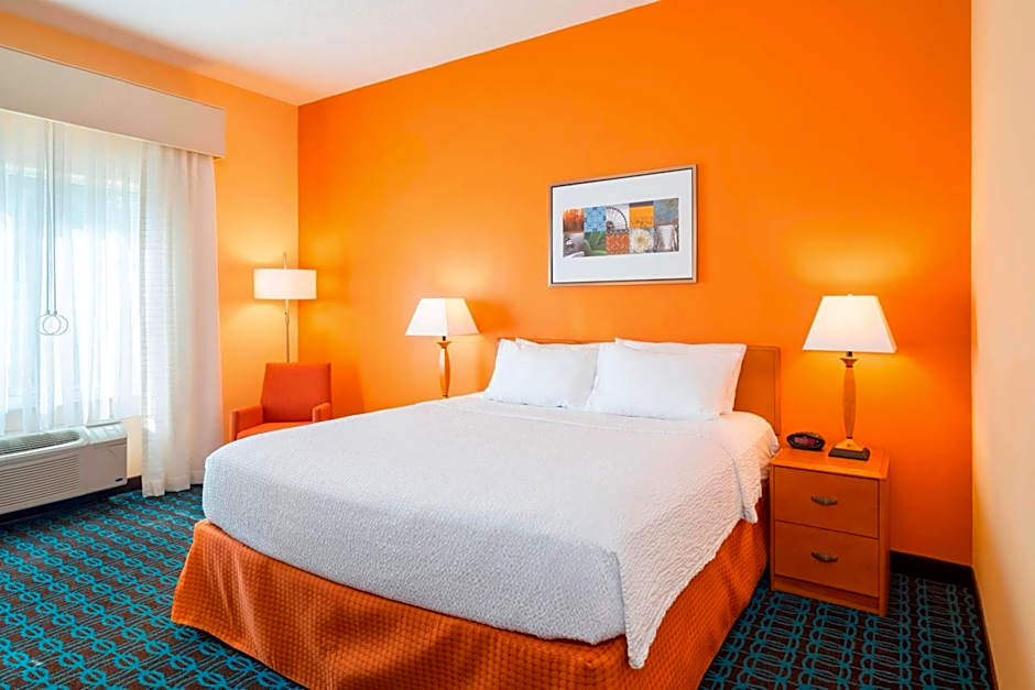 Fairfield Inn & Suites by Marriott State College