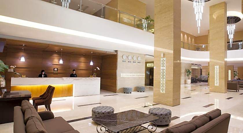 Grand Mercure Solo Baru