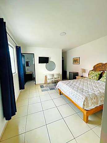 Studio 3 Bed Suite