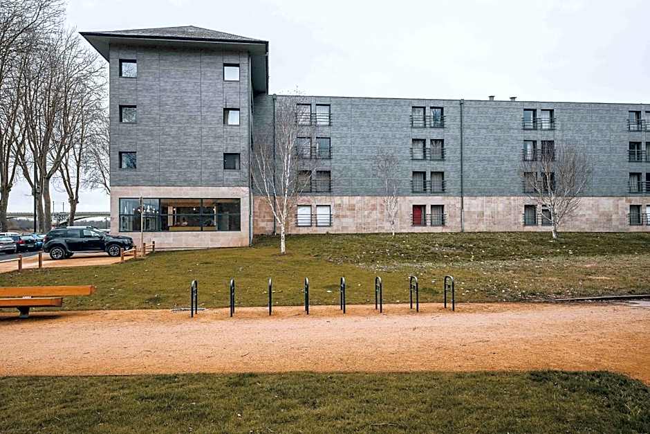 Zenao Nevers Quai de Loire