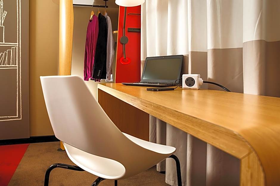 Hotel Mermoz Paris Le Bourget