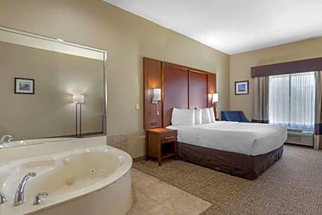 King Suite with Whirlpool