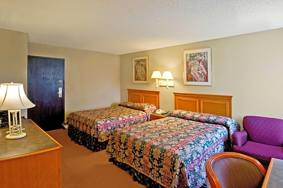 Americas Best Value Inn & Suites Hesston