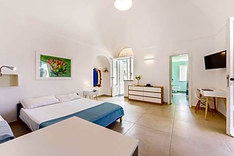 Studio Apartment with Balcony