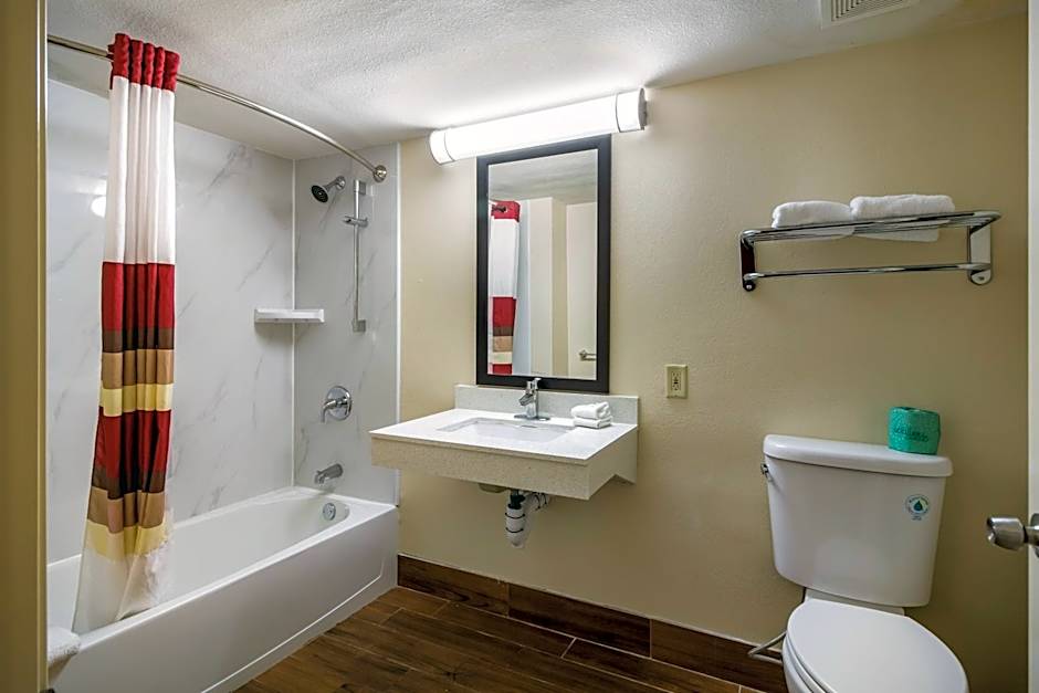 Red Roof Inn Houston East - I-10
