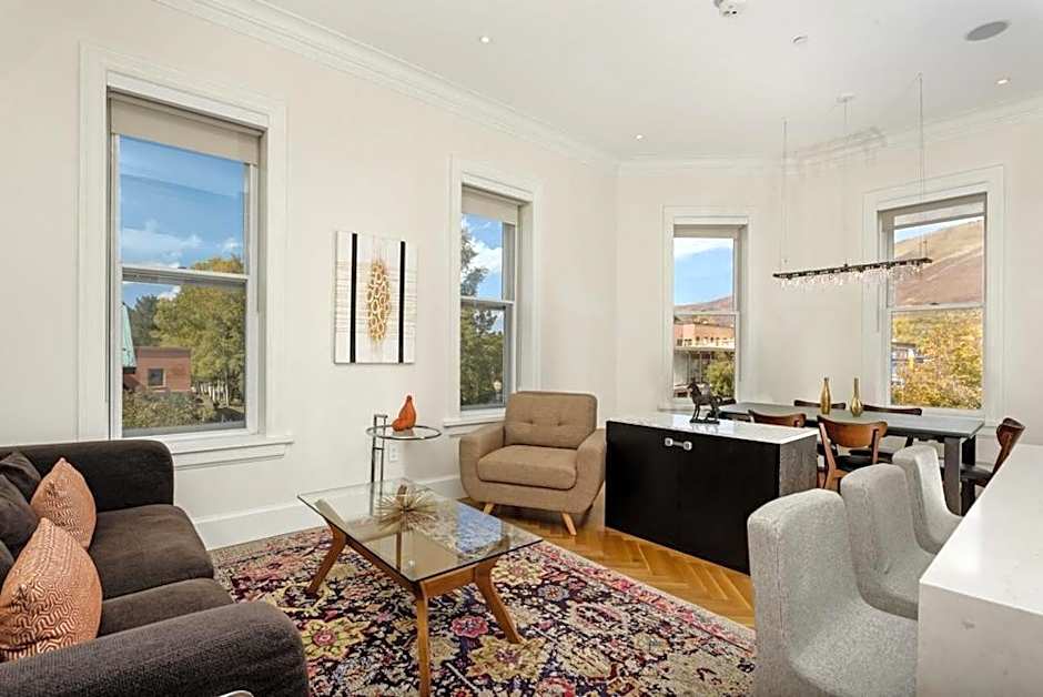 Independence Square 203, Stunning Suite w/ Great Views of Downtown Aspen