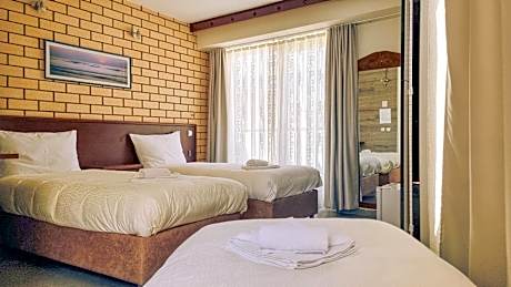 Basic Triple Room