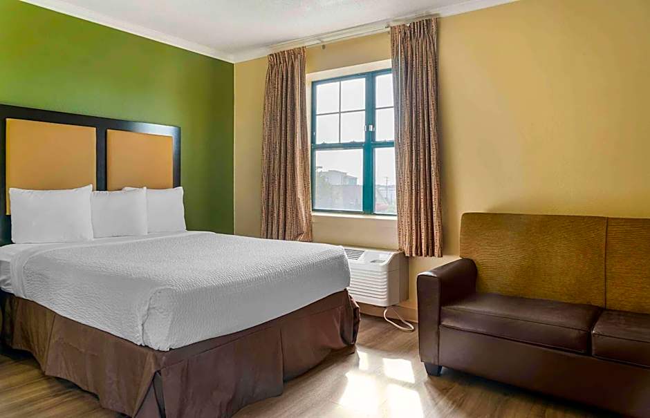 Extended Stay America Suites - Detroit - Madison Heights