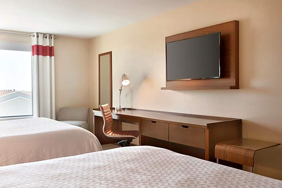 Four Points by Sheraton Fargo Medical Center