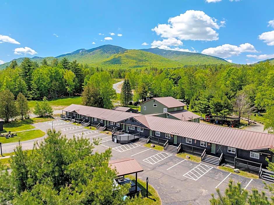 Wolfjaw Lodge