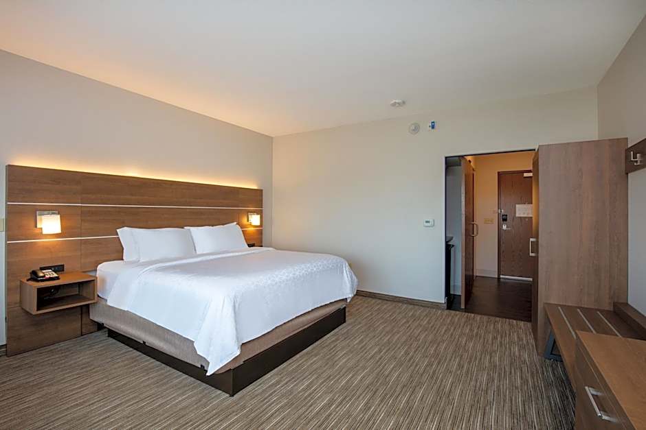 Holiday Inn Express And Suites Beloit By IHG