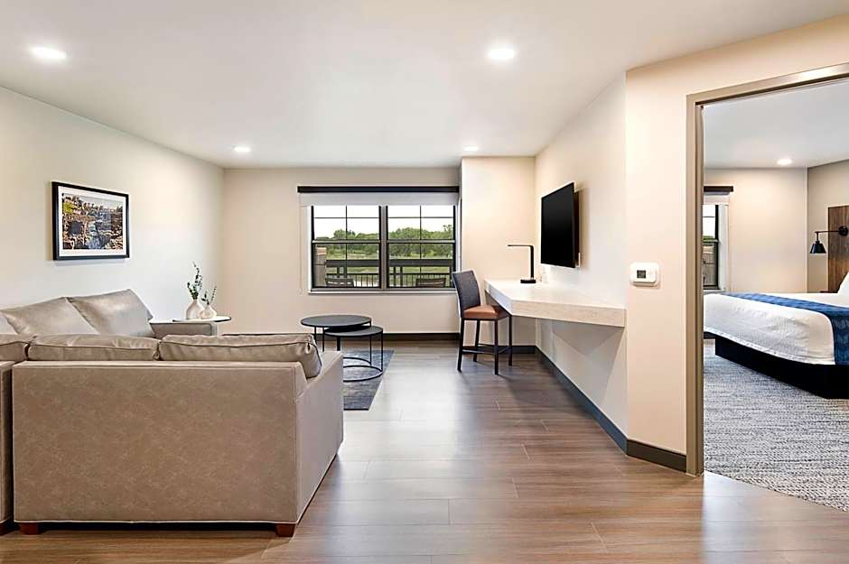 ClubHouse Hotel Sioux Falls