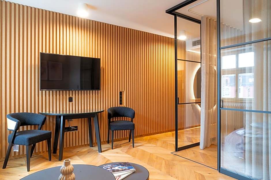 LUXURY Grodzka Apartments - Beautiful Apartments in the Old Town Area, Free Fast Wifi!