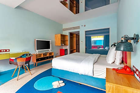 Deluxe Double or Twin Room with Pool View