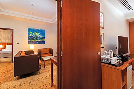 Two-Bedroom Queen Suite with Two Queen Beds - Lounge Access