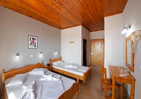 Triple Room with Sea View