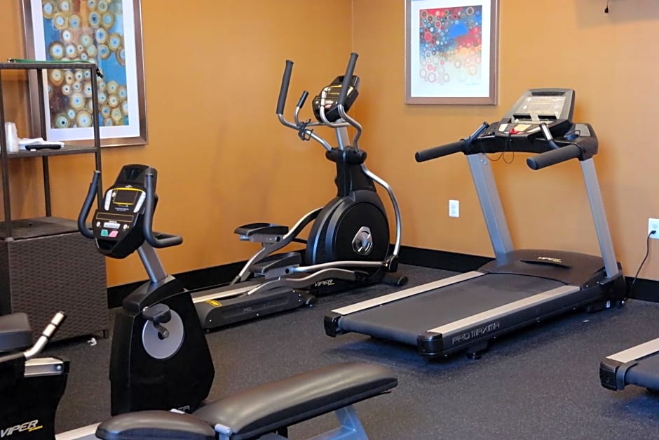 Holiday Inn Express Fredericksburg - Southpoint, an IHG Hotel