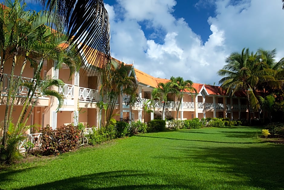 Coco Reef Resort & Spa