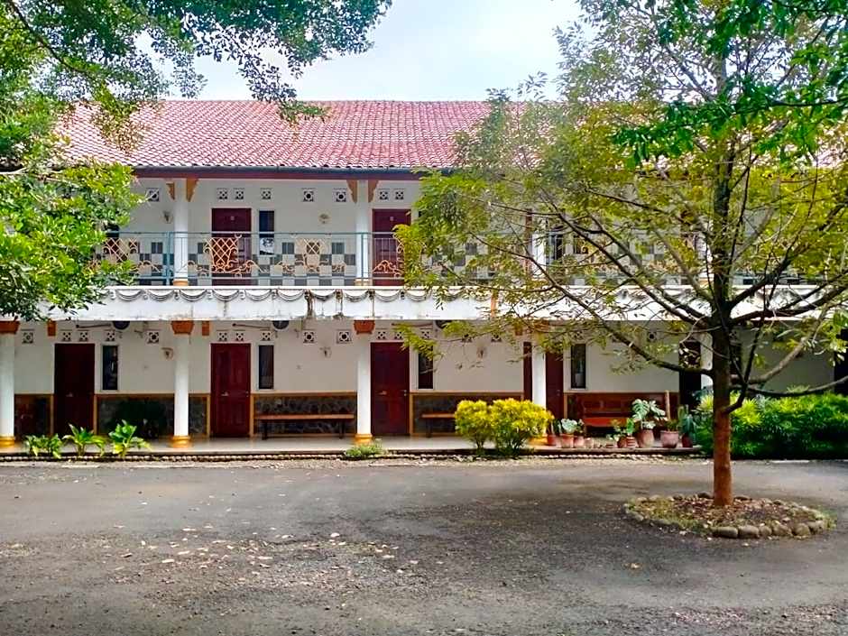 RedDoorz Syariah near Universitas Jenderal Soedirman 3