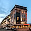 Avenue Hotel