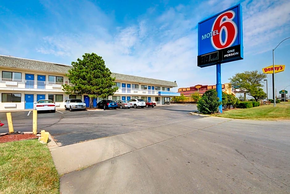 Motel 6 Wichita, KS