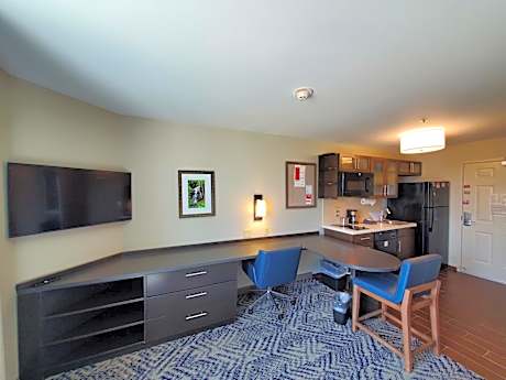 Queen Studio Suite - Communication Accessible