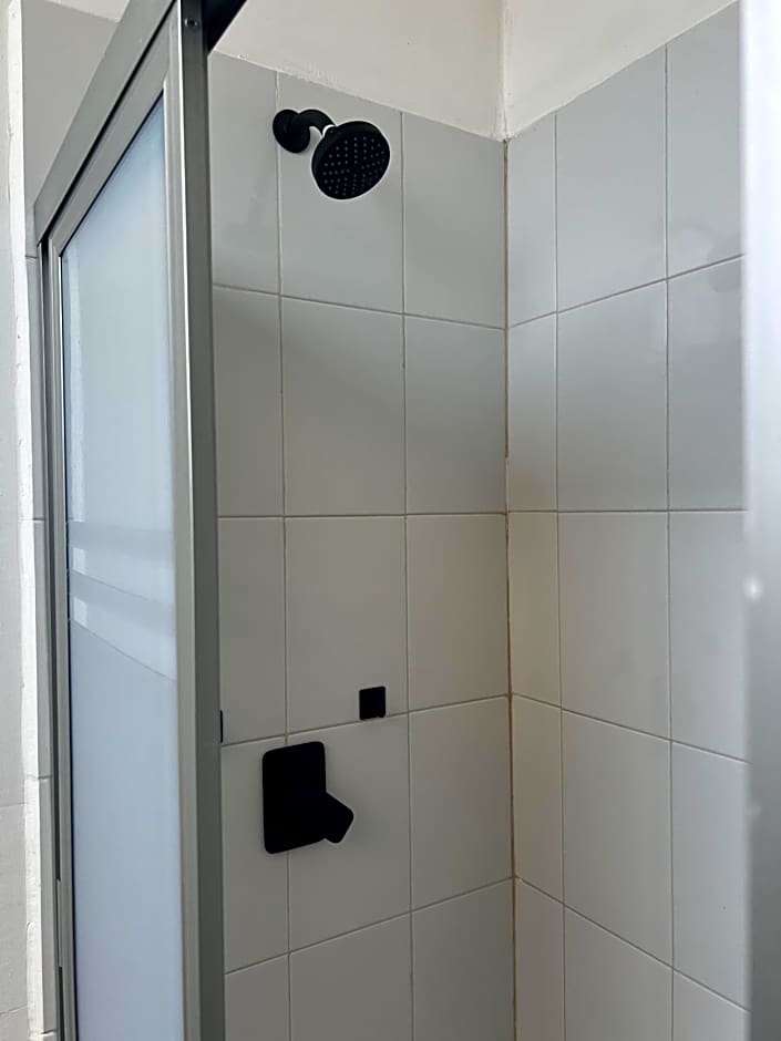 Estudios amueblados y equipados con cocineta en ubicación Céntrica MTY