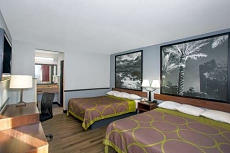 Queen Room with Two Queen Beds - Smoking