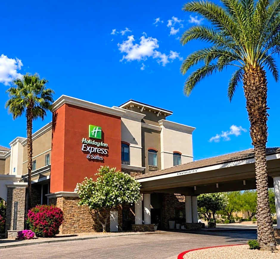 Holiday Inn Express & Suites Phoenix - Glendale Sports Dist By IHG