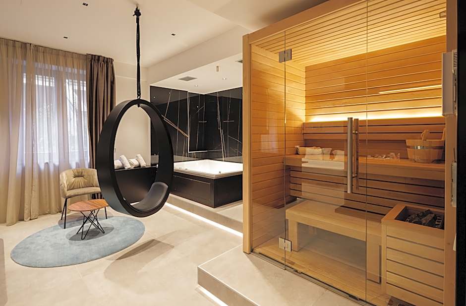 Photo 1 of 17 of Standard Suite