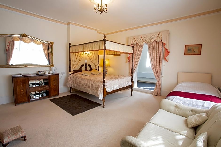 Fines Bayliwick Hotel