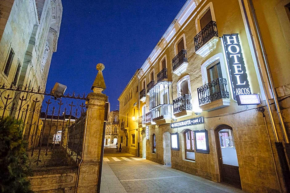 Hotel Arcos Catedral
