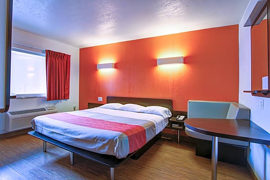 Motel 6 Richfield OH