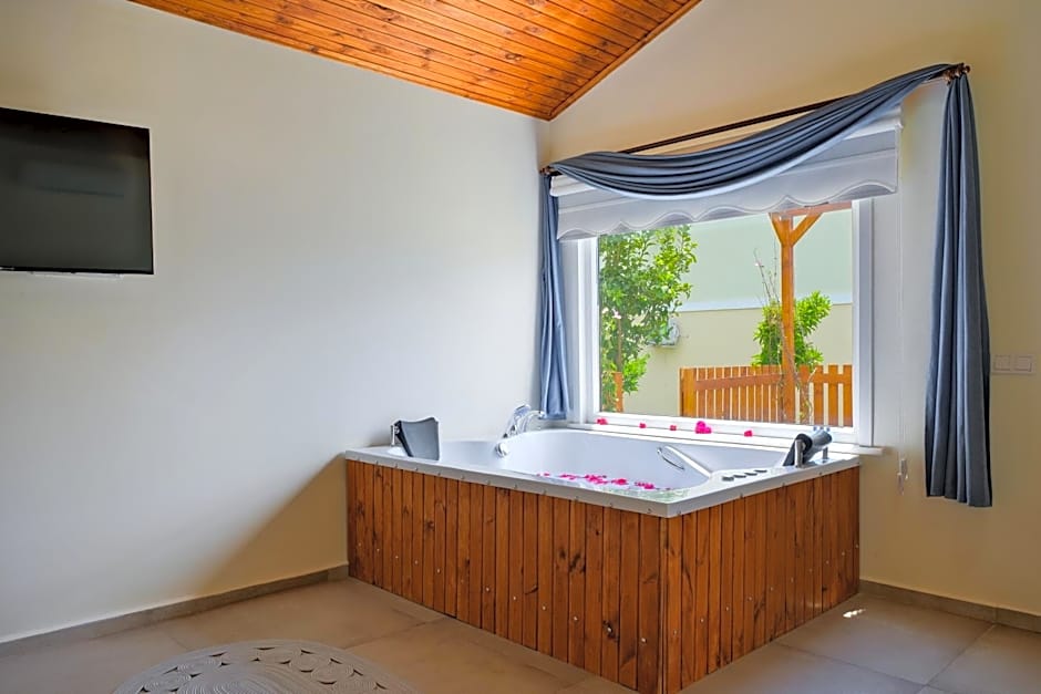Larimar Suite Hotel
