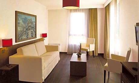 One-Bedroom Apartment (4 Adults)