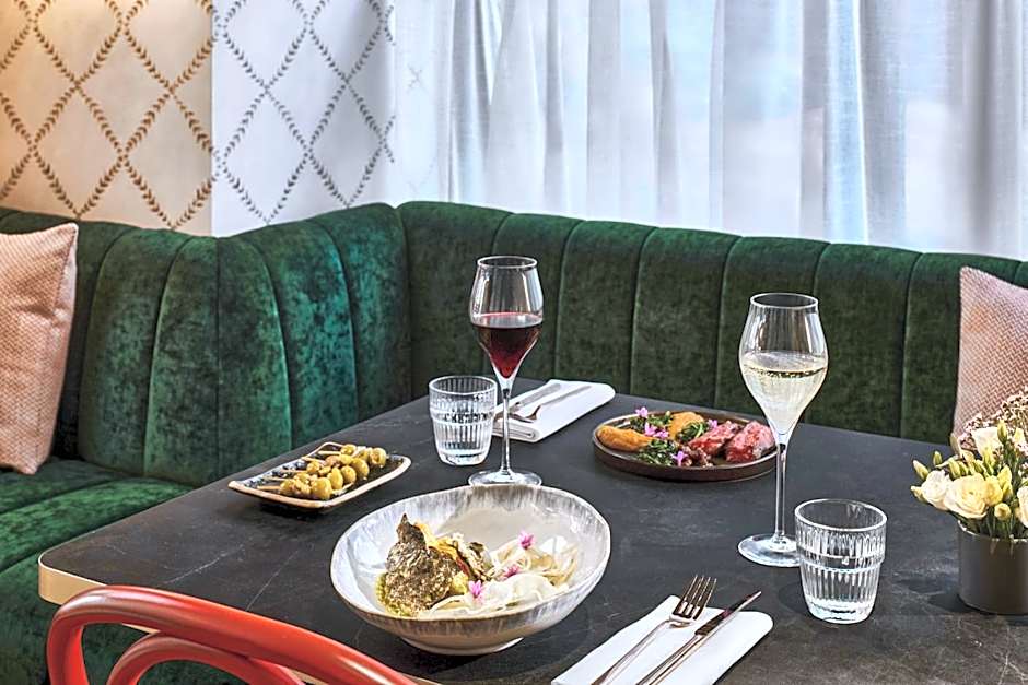 NH Paris Champs- Elysees